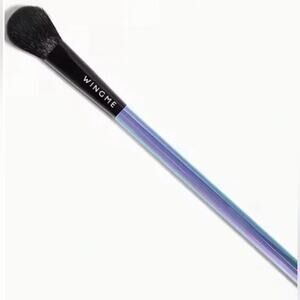 WINGME  Iridescent Eyeshadow Brush